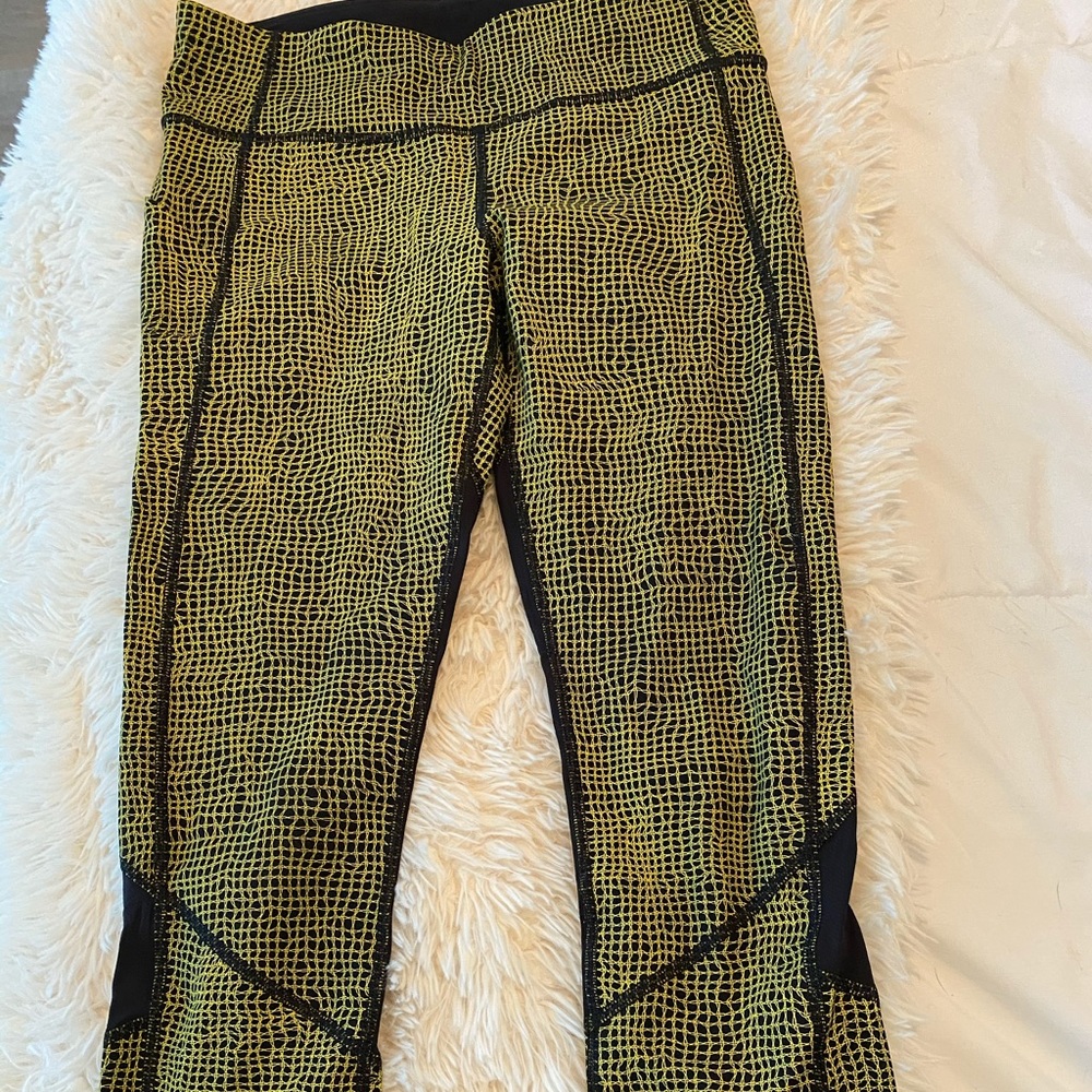 Like new lululemon running crops